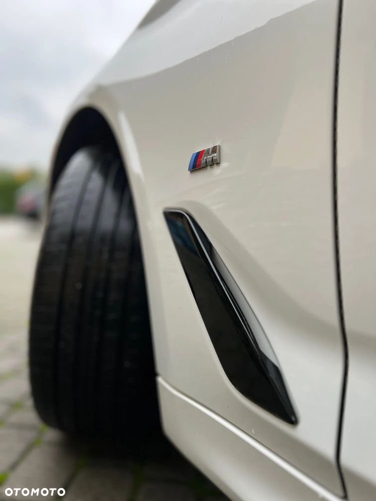 BMW Seria 5 530d xDrive Touring M Sport Edition - 36