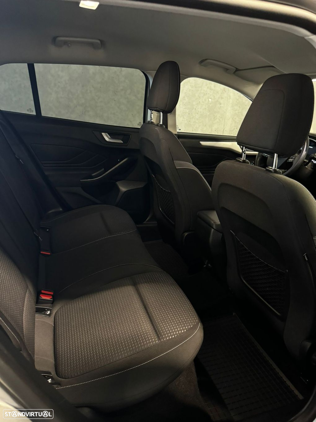 Ford Focus 1.5 TDCi EcoBlue Titanium - 37