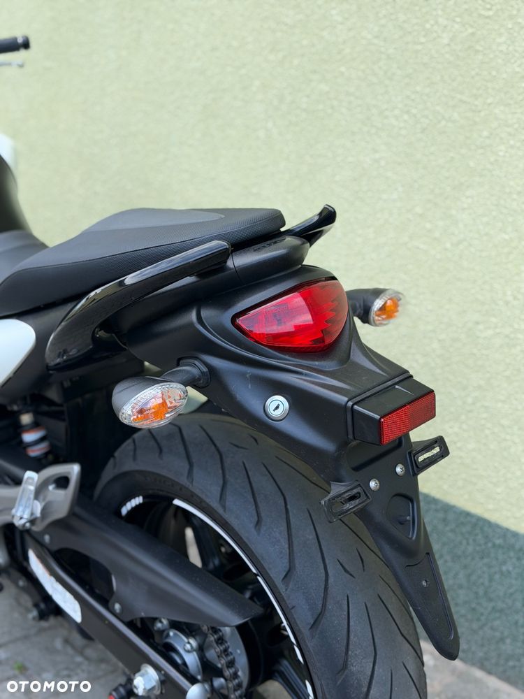 Suzuki Gladius - 20