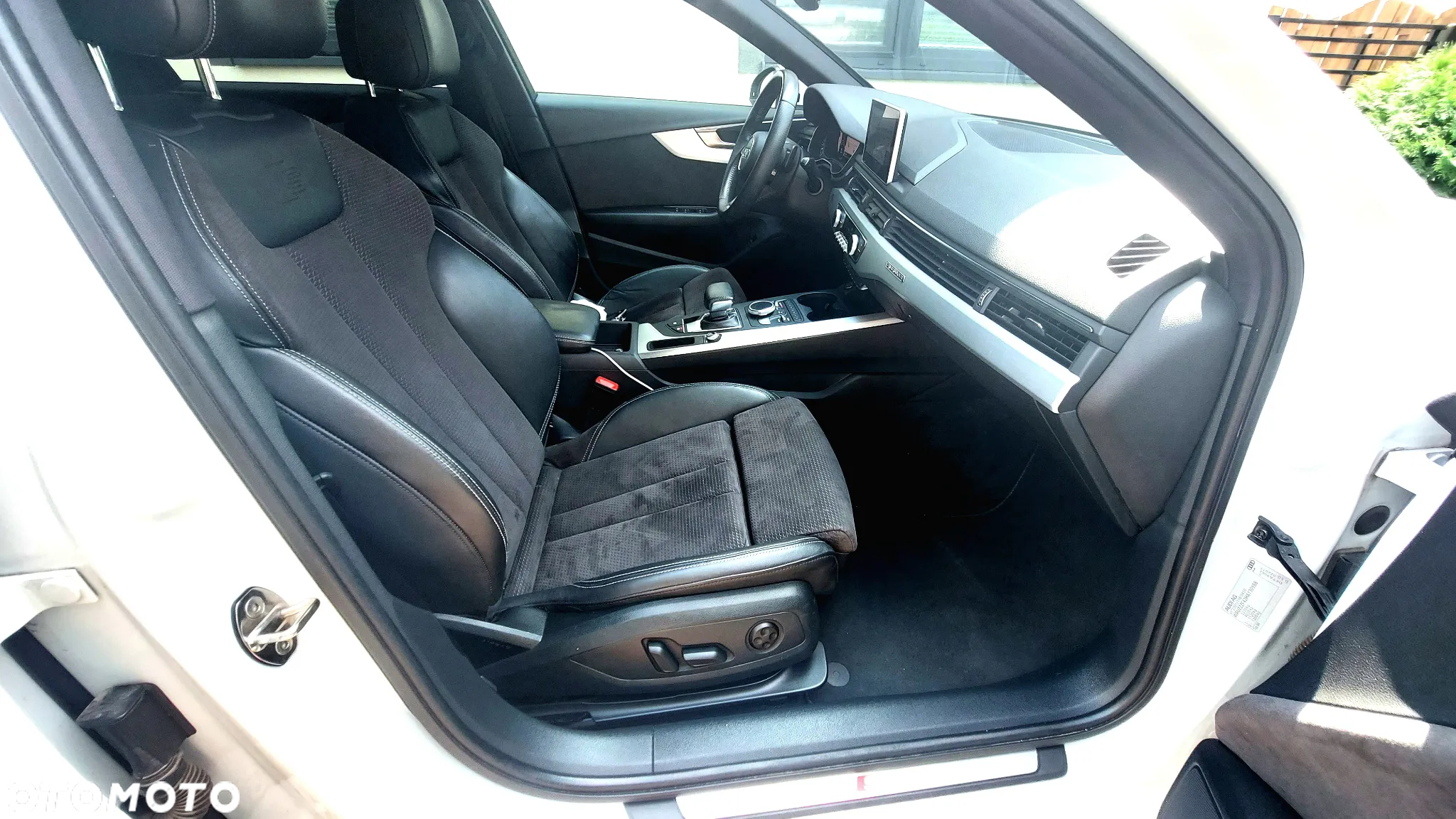Audi A4 Avant 2.0 TDI Design S tronic - 13
