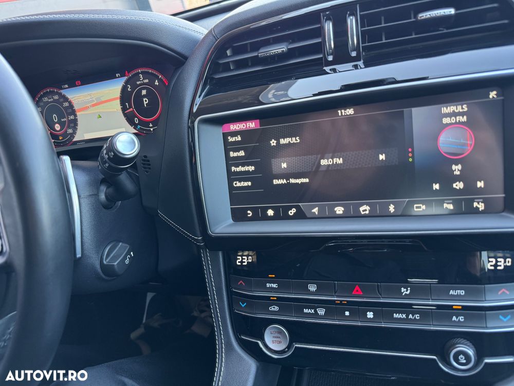 Jaguar F-Pace 20d AWD Aut. R-Sport - 16