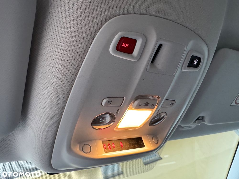 Peugeot 308 SW HDi FAP 110 (Blue Lion) Business Line Niveau 1 - 28