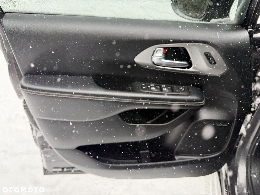 Chrysler Pacifica - 11