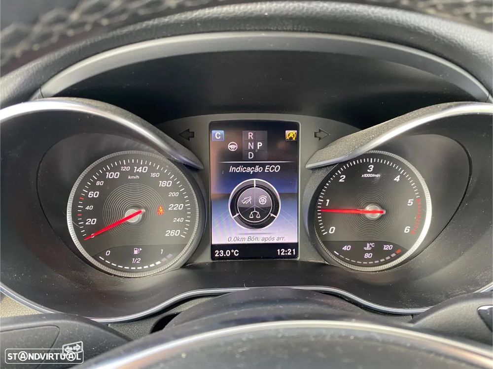 Mercedes-Benz GLC 250 d Coupe 4Matic 9G-TRONIC AMG Line - 52