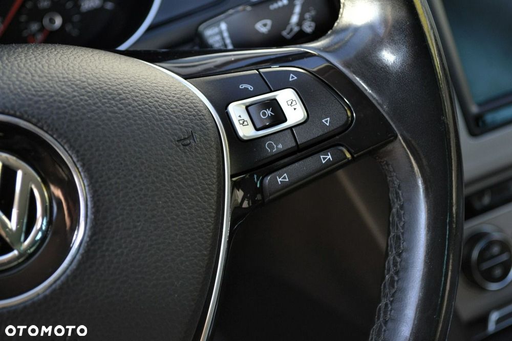 Volkswagen Passat - 28
