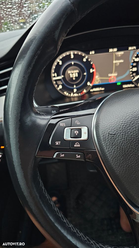 Volkswagen Passat 2.0 TDI DSG Comfortline - 16