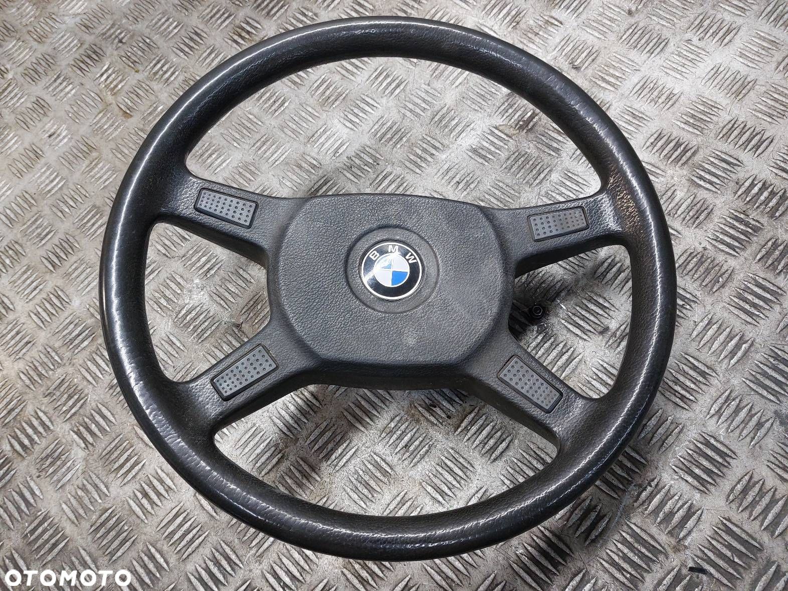 KIEROWNICA BMW E30 1153451 1152896 - 1