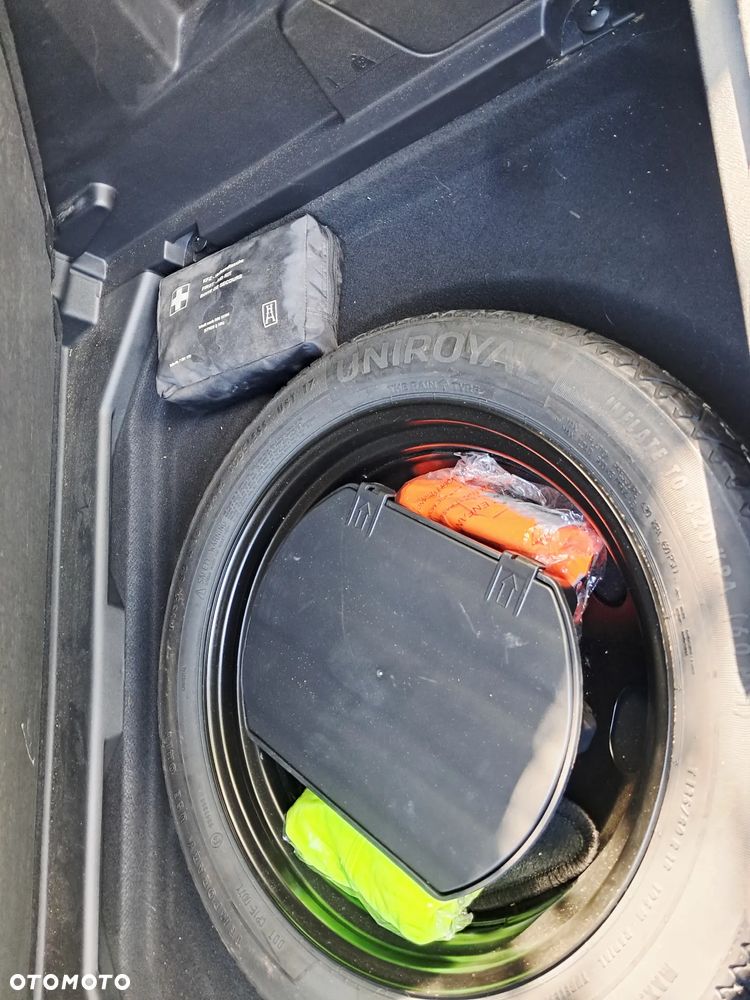 Peugeot 3008 1.6 BlueHDi Allure S&S EAT6 - 28