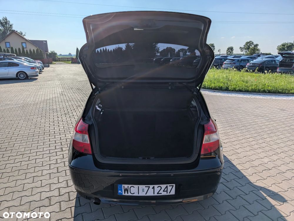 BMW Seria 1 120i - 38
