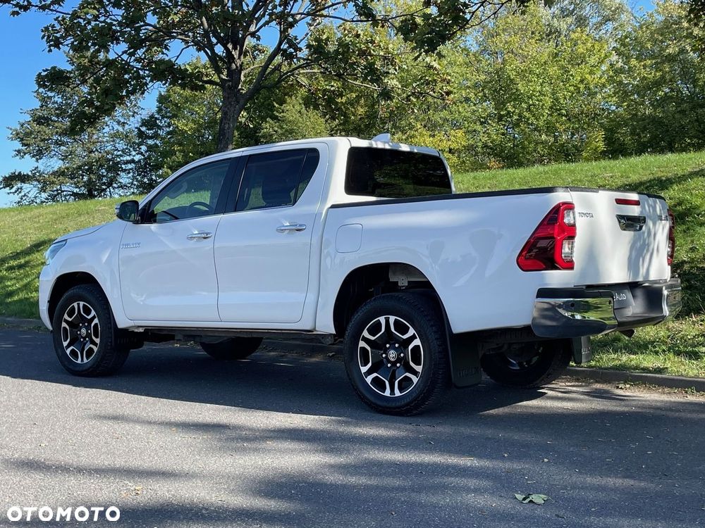 Toyota Hilux 2.8 D-4D Double Cab SR5 4x4 - 16