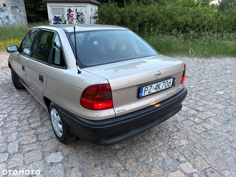 Opel Astra 1.4 Base - 5