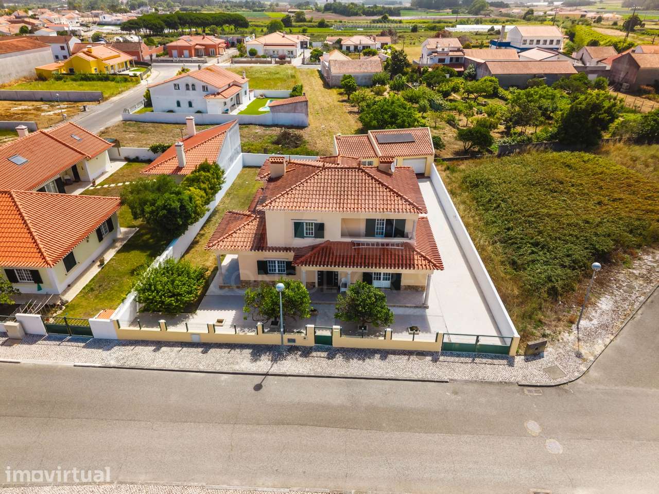Moradia T4 com Charme em Olho Marinho | 260m² | Lote 734m² - Grande imagem: 4/50