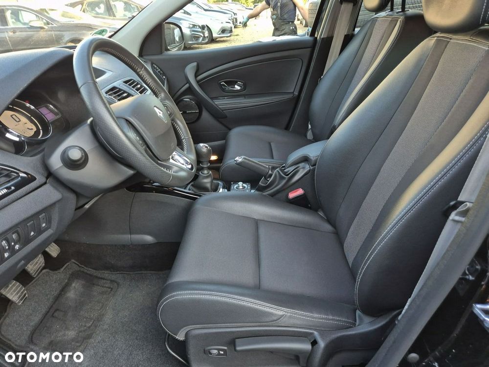 Renault Megane ENERGY TCe 130 BOSE EDITION - 14