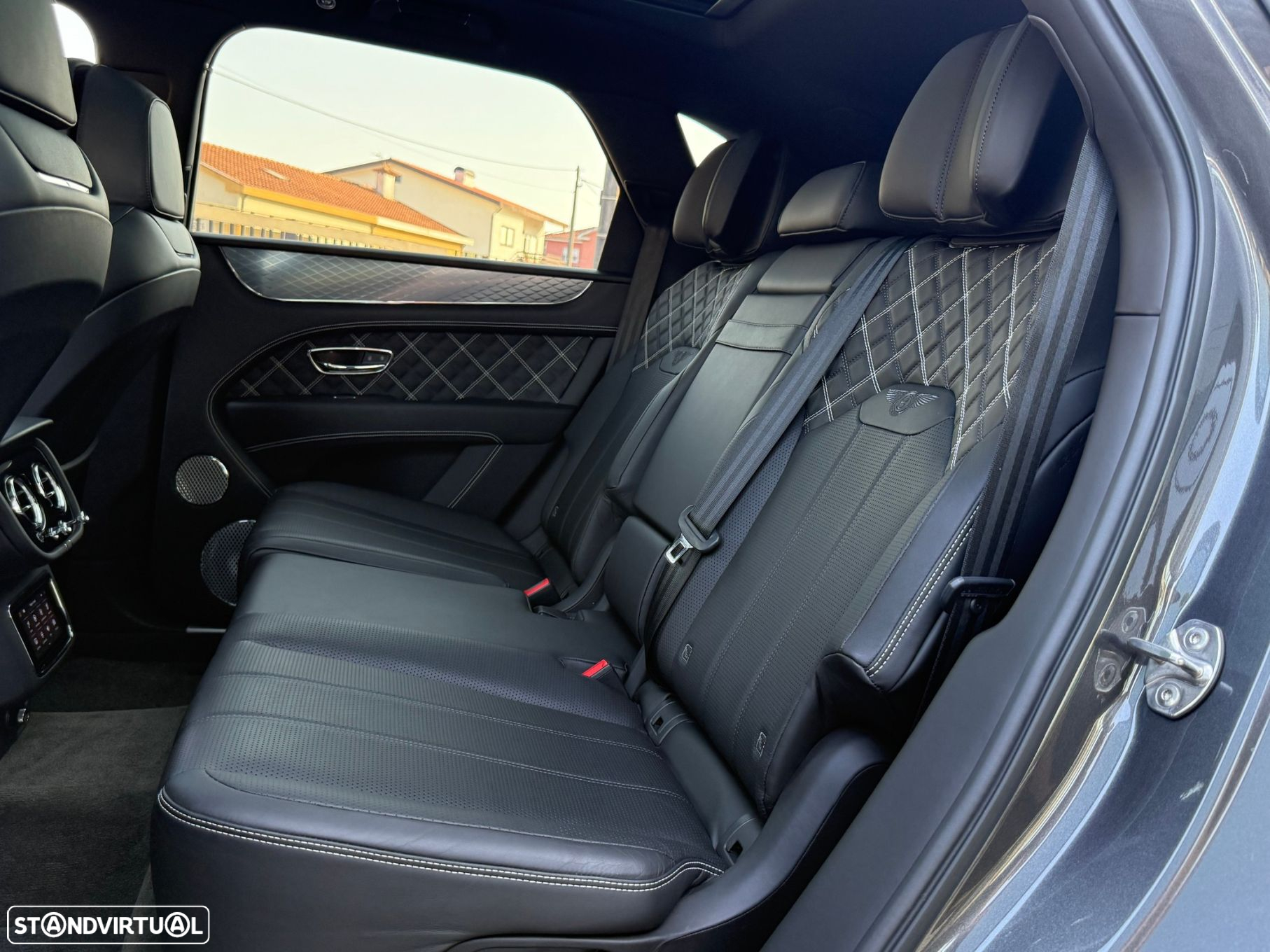 Bentley Bentayga V8 Atelier Edition - 22