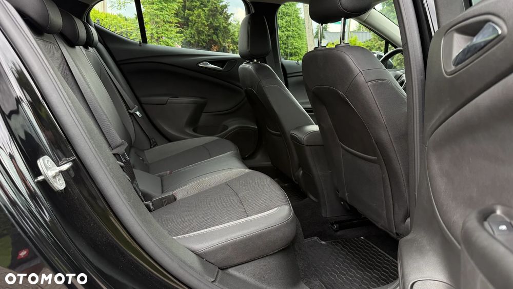 Opel Astra 1.2 T Business Elegance S&S - 10