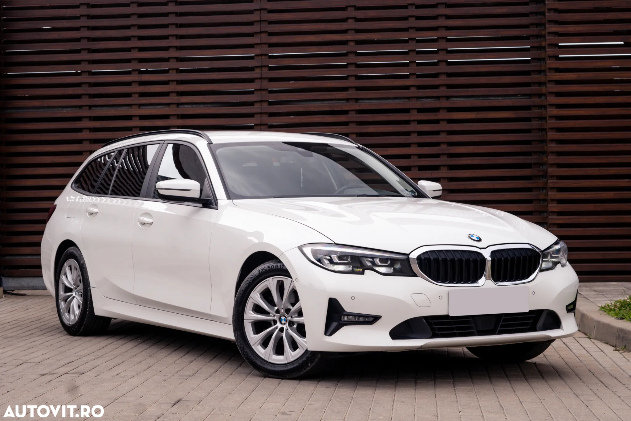 BMW Seria 3 318d Touring Aut. Sport Line - 2