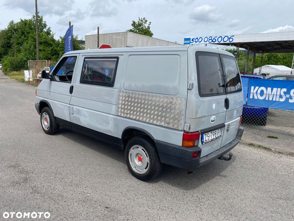 Volkswagen Caravelle - 30