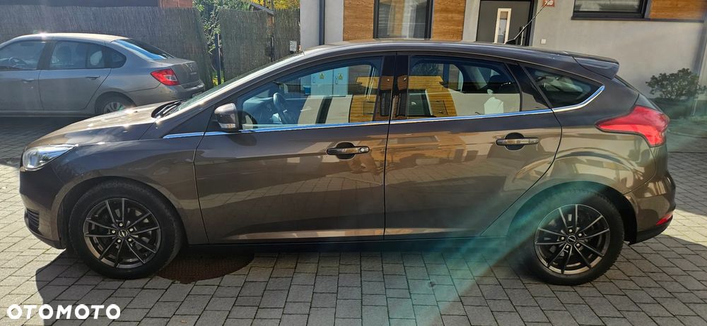 Ford Focus 1.6 Trend - 25