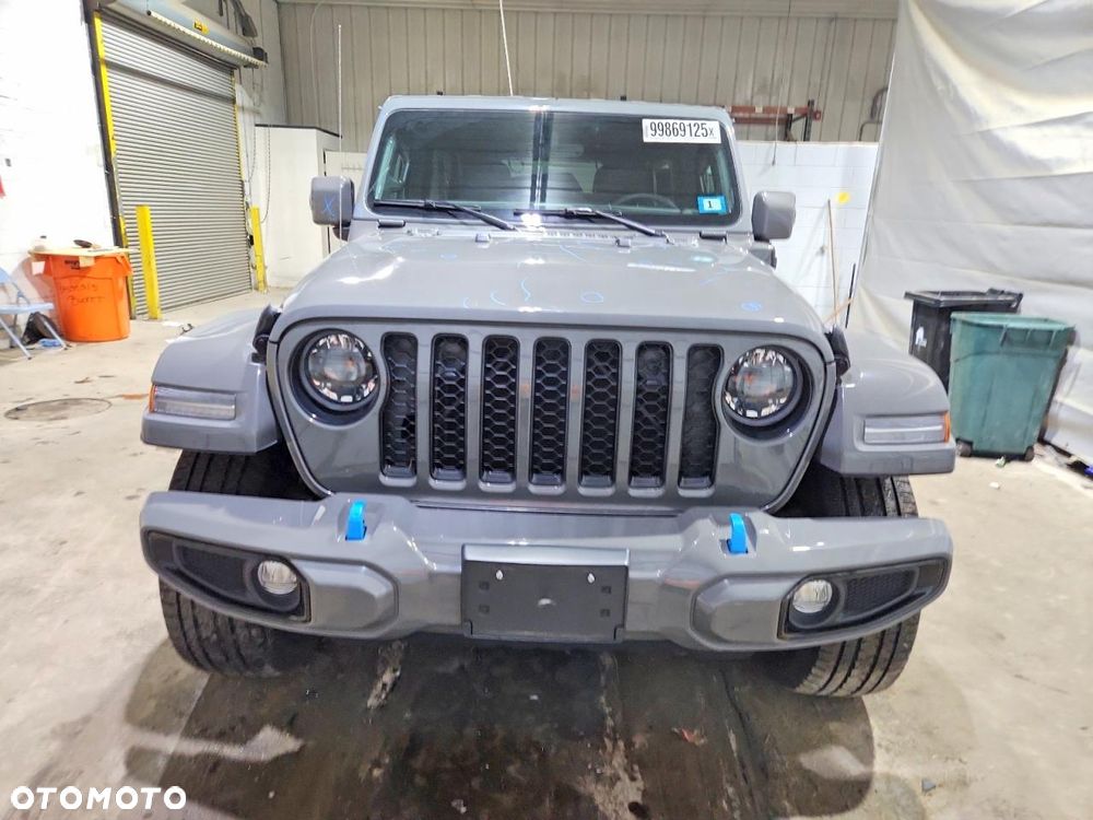 Jeep Wrangler - 5