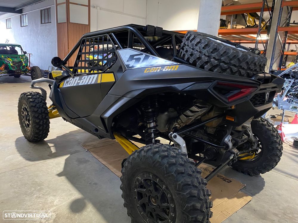 Bombardier CAN AM - 3