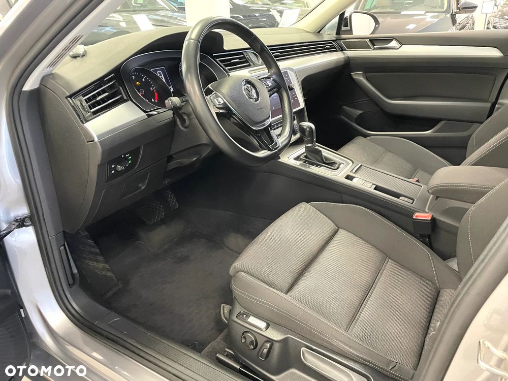 Volkswagen Passat - 5