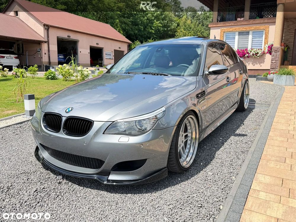 BMW M5 ver-standard - 2