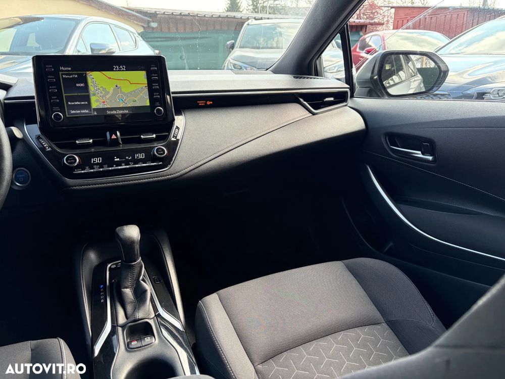 Toyota Corolla 1.8 HSD Business - 25