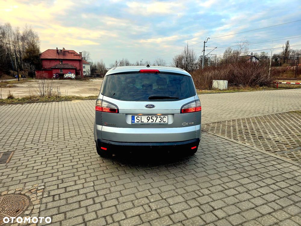 Ford S-Max - 9