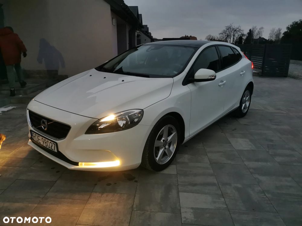 Volvo V40 T2 - 39