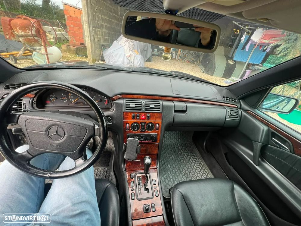 Mercedes-Benz E 300 TD Classic - 8