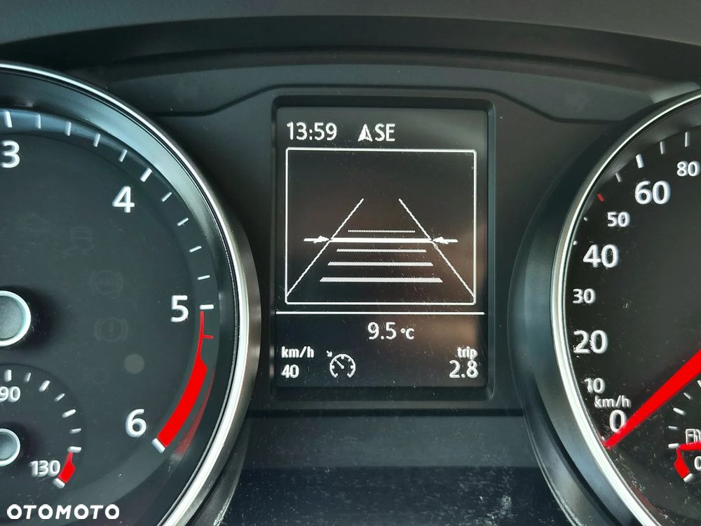 Volkswagen Passat Variant 2.0 TDI (BlueMotion Technology) Trendline - 32
