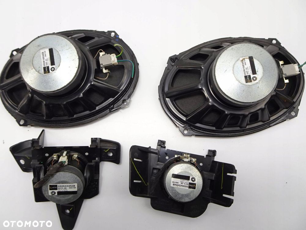 wzmacniacz audio chrysler grand voyager v - 6