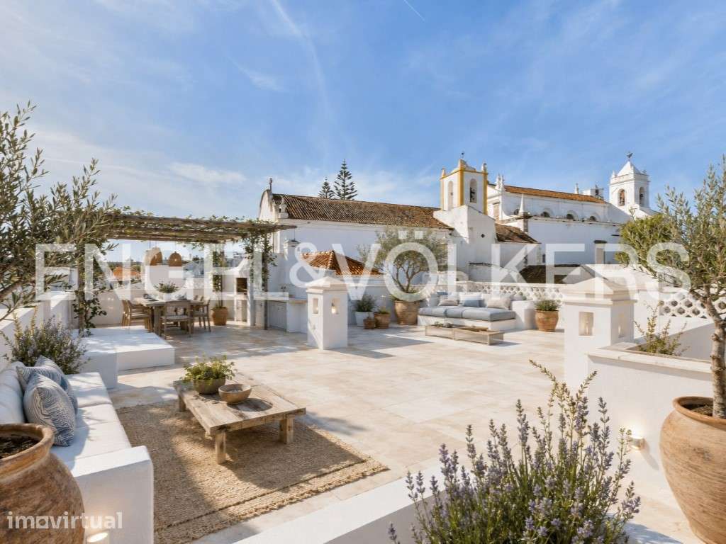 Prédio Histórico com Jardim no Centro de Tavira - Grande imagem: 2/60