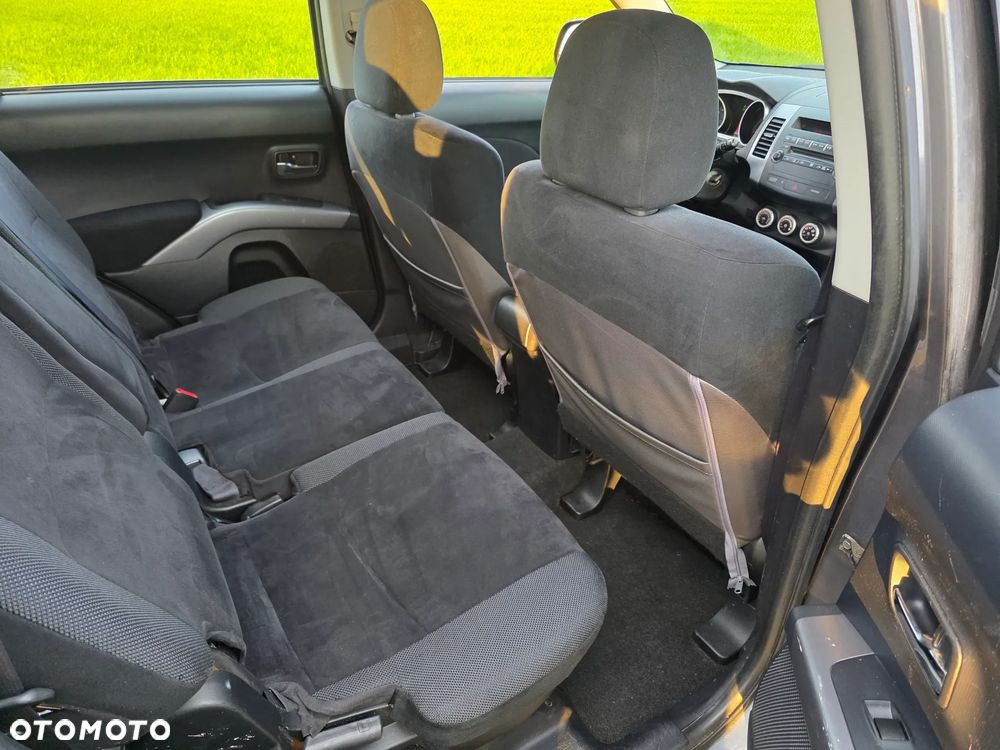 Mitsubishi Outlander - 17