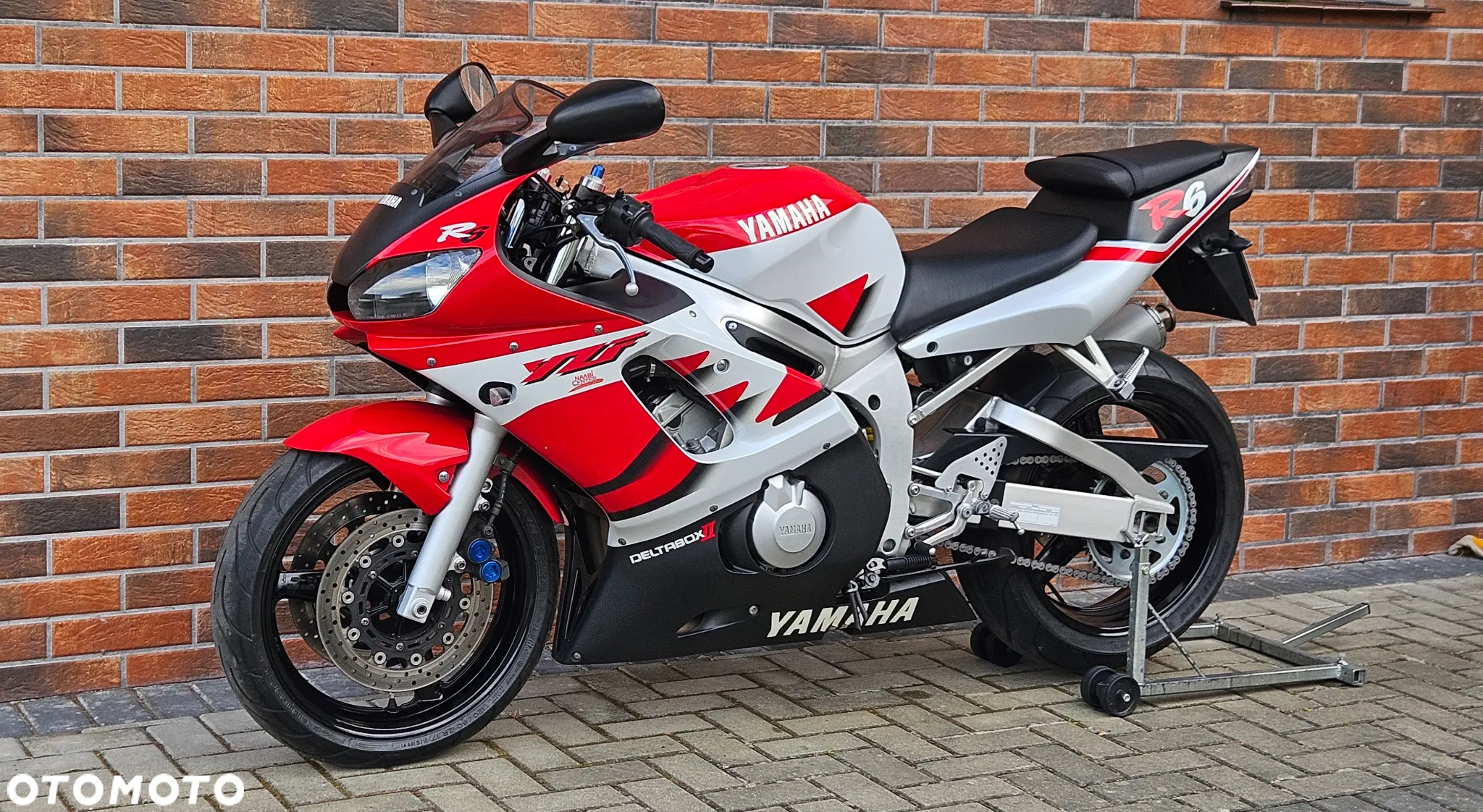 Yamaha YZF - 4
