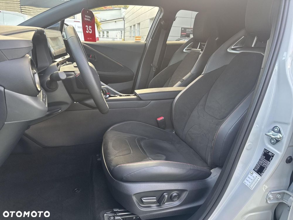Toyota C-HR - 12