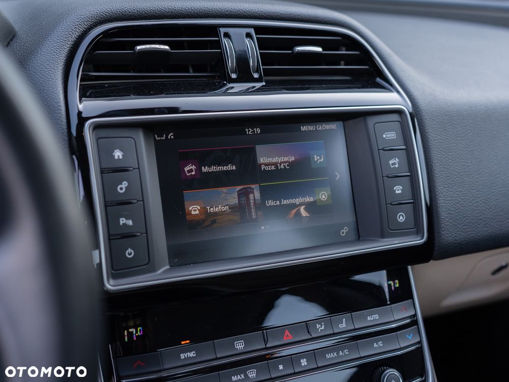 Jaguar XE 2.0 D Prestige - 10