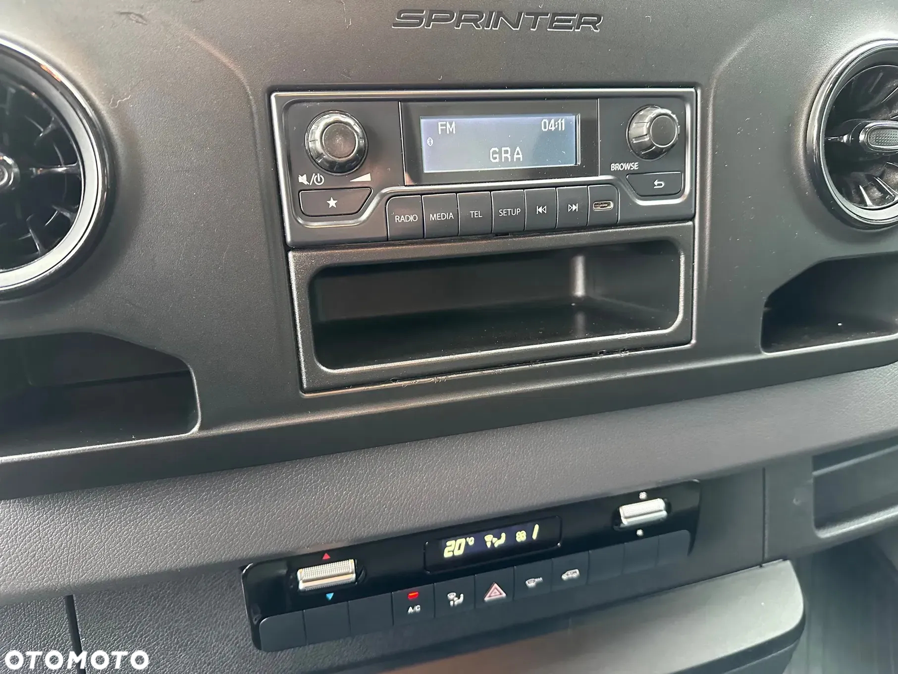 Mercedes-Benz Sprinter - 13