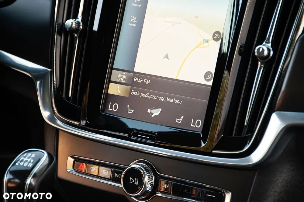 Volvo V90 D3 SCR Momentum - 19