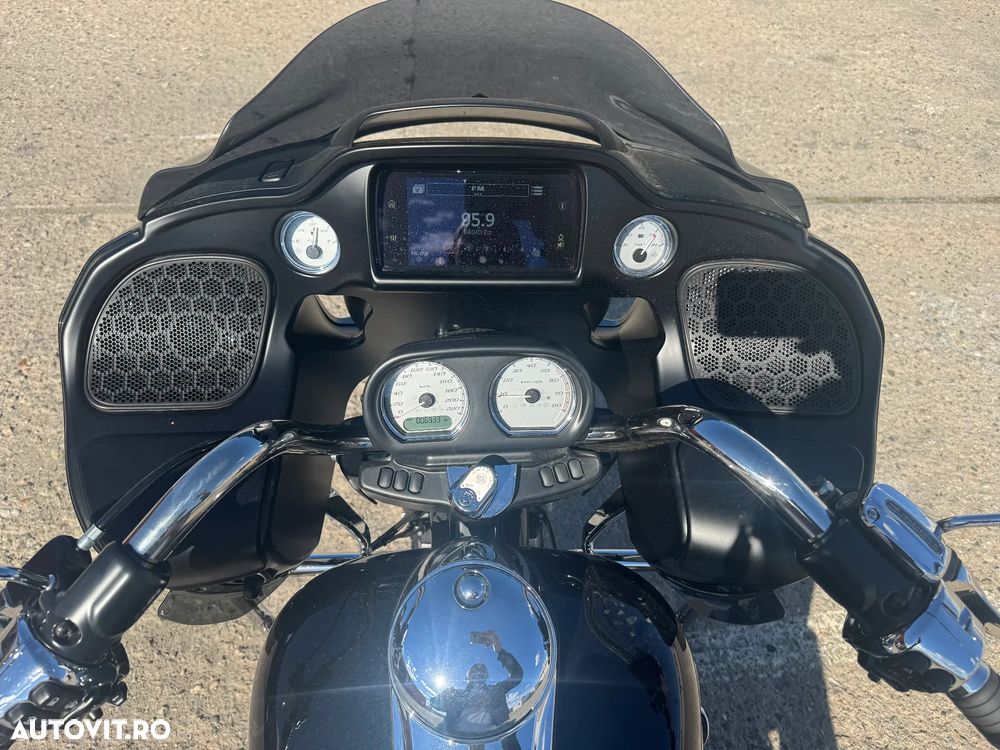 Harley-Davidson CVO Road Glide Limited - 8