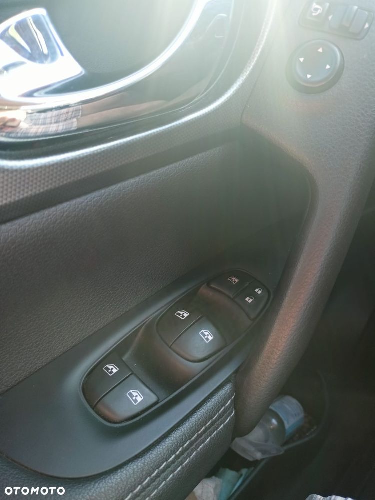 Nissan Qashqai 1.5 dCi N-Connecta - 19