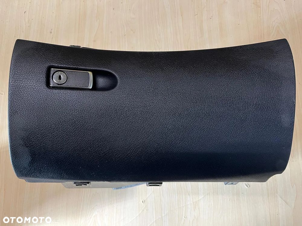 Schowek pasażera czarny Mercedes E Klasa W213 - 1