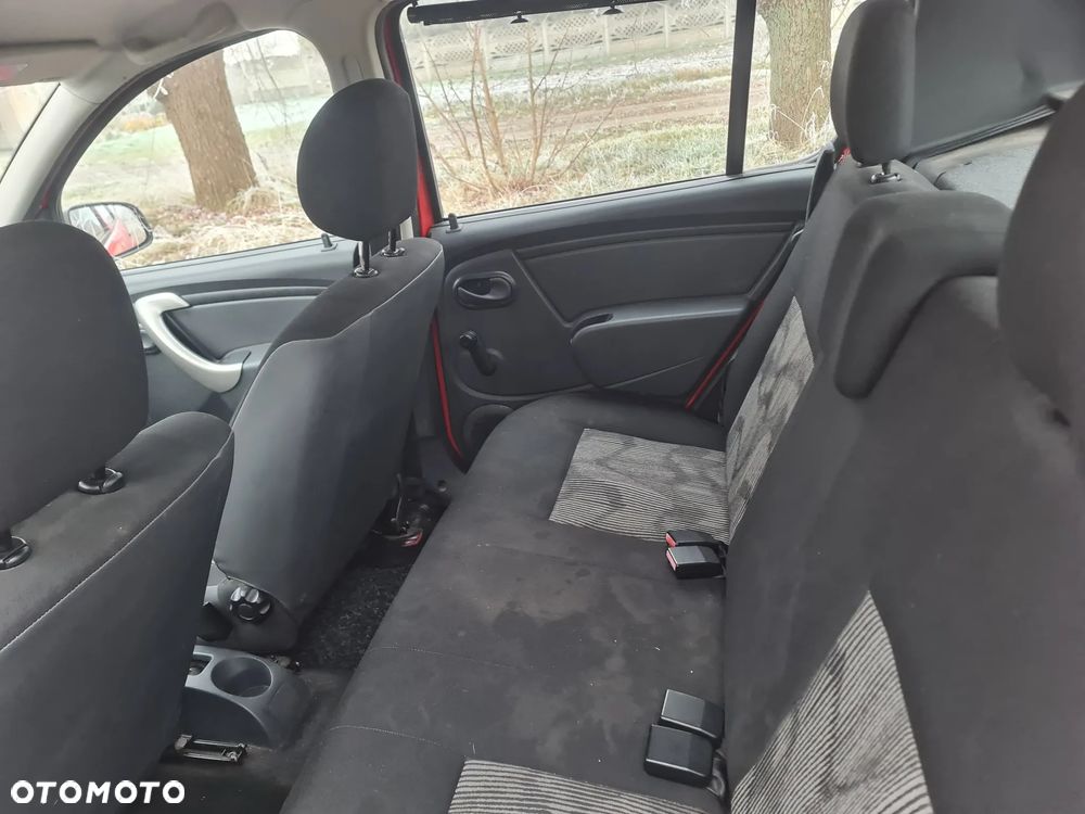 Dacia Sandero - 8