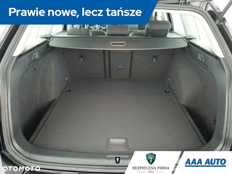 Volkswagen Golf Variant - 13