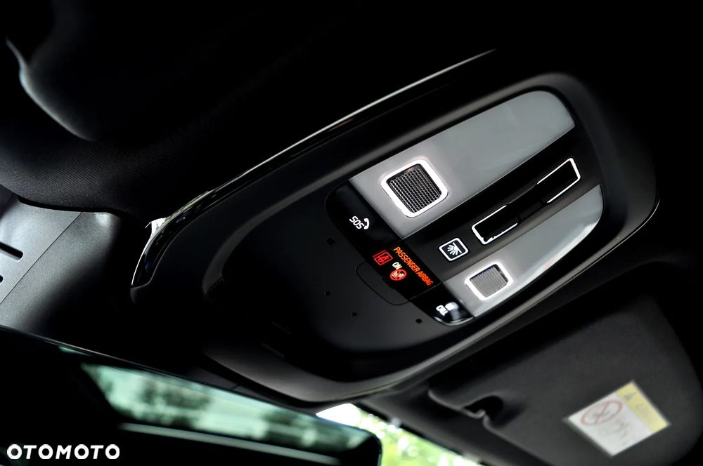 Volvo XC 60 B4 D AWD Ultimate Dark - 36