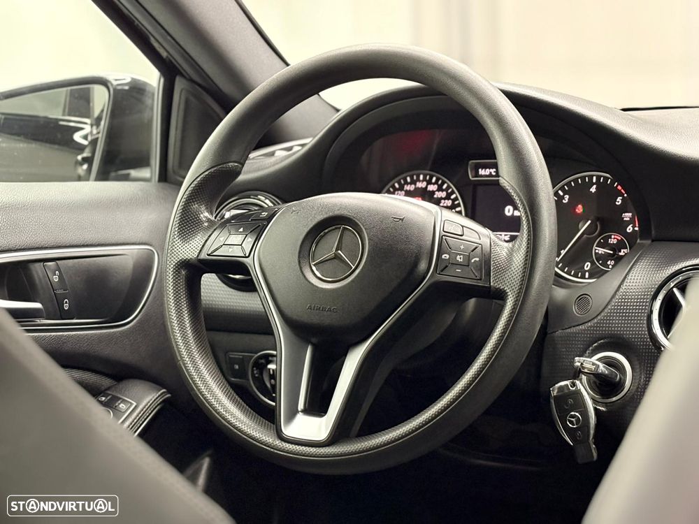 Mercedes-Benz A 180 CDI (BlueEFFICIENCY) Urban - 13