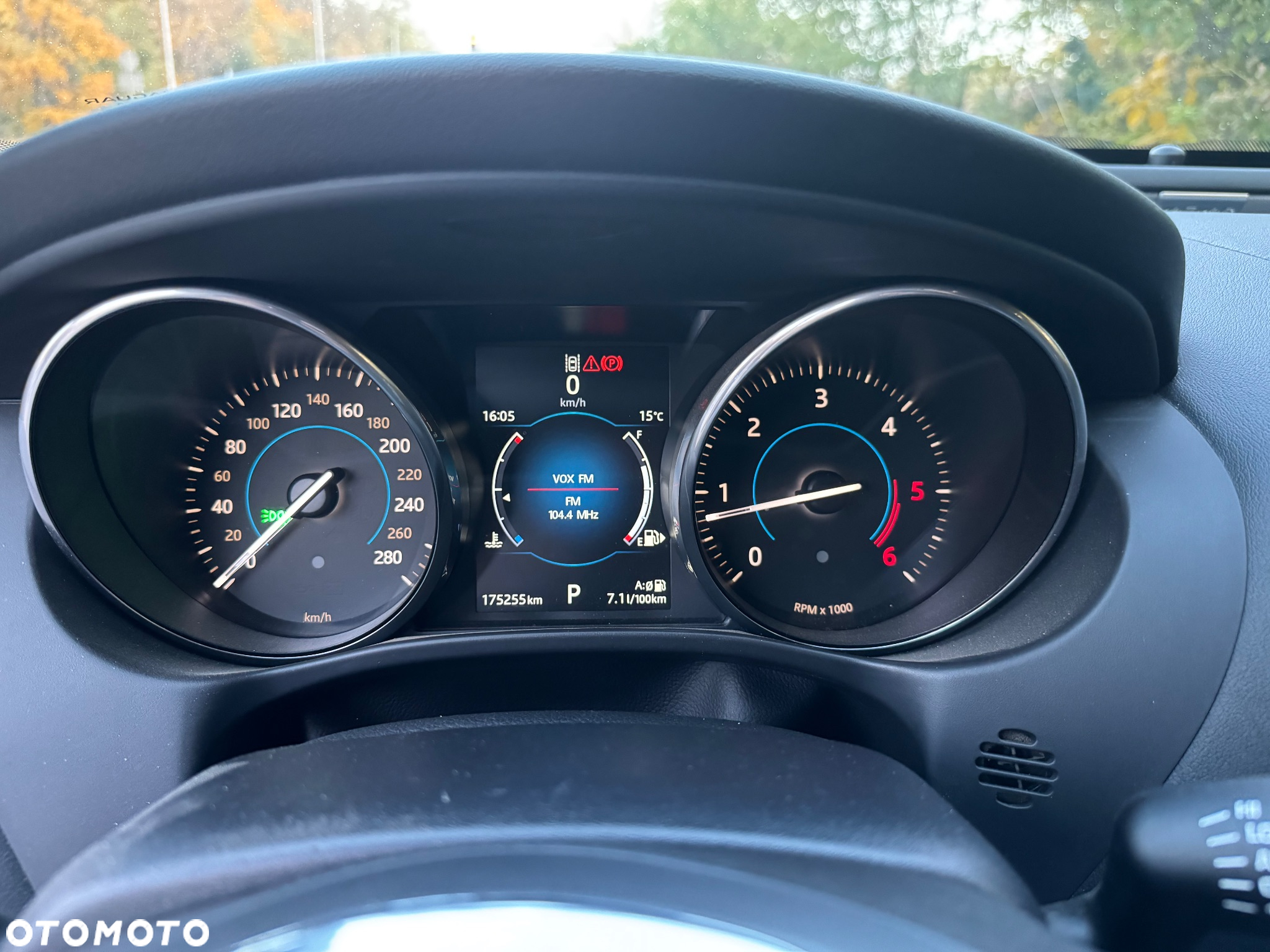 Jaguar XE 2.0 D R-Sport - 8