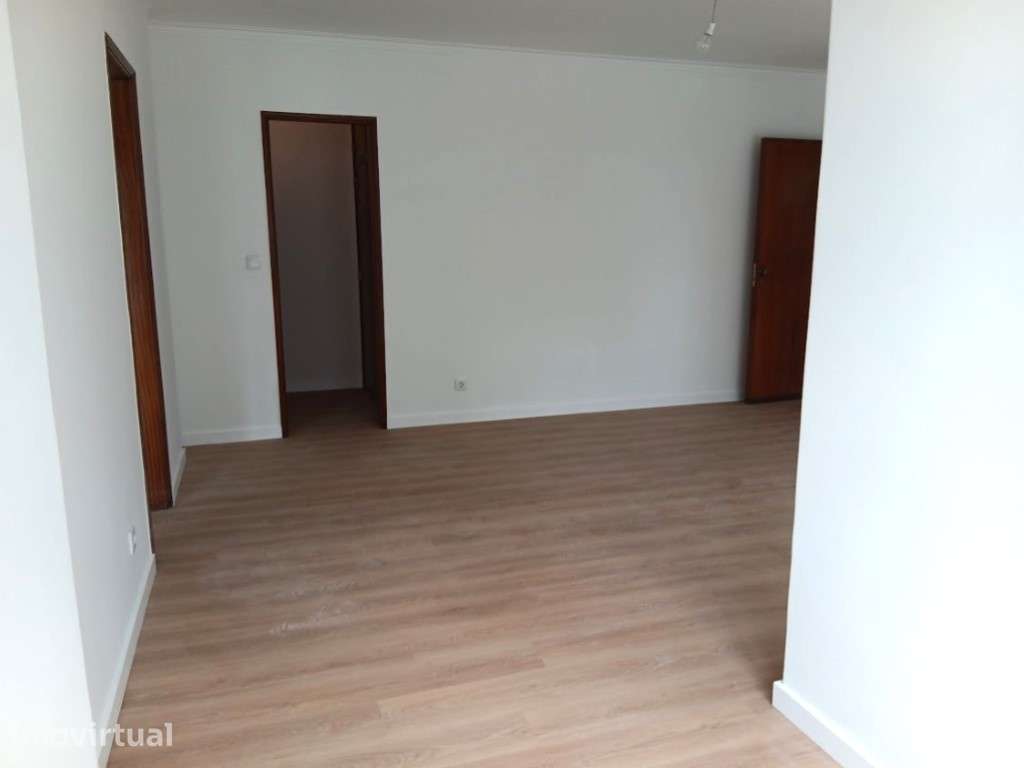 Apartamento T4 para arrendamento em Alfornelos - Grande imagem: 3/15