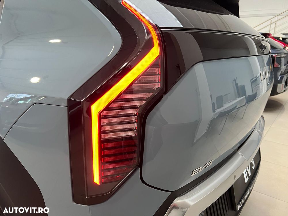 Kia EV3 58.3 kWh 4x2 AT Earth 1 - 8