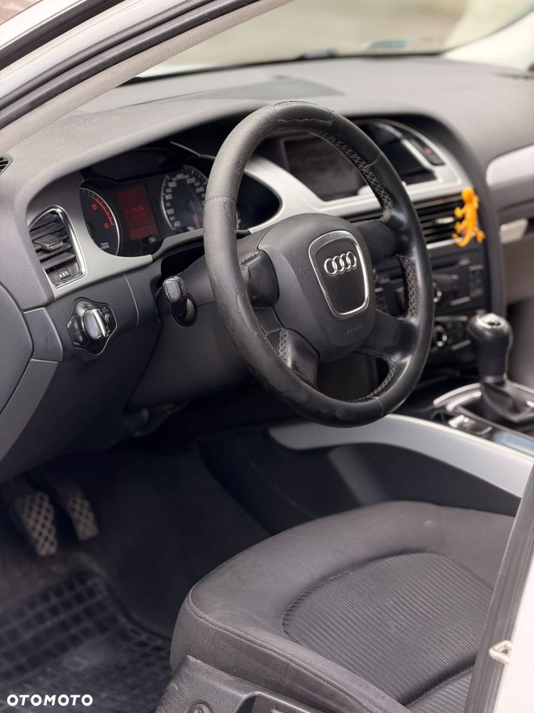Audi A4 Avant 2.0 TDI - 8